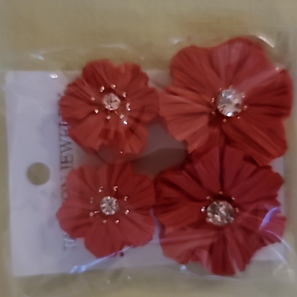 Red floral posts NIP - Picture 4 of 4